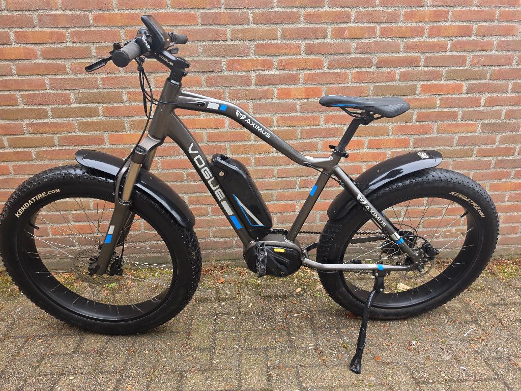 bijna nieuwe vogue maximus midden motor, Fietsen en Brommers, Ophalen, Zo goed als nieuw, 50 km per accu of meer