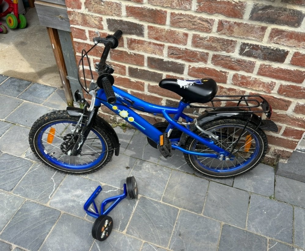 Petit Vélo garçon, Enlèvement