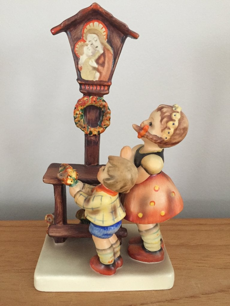 Hummel 23/1 Bei Mutter Maria, Marterl - TMK 3, Collections, Enlèvement ou Envoi, Comme neuf, Hummel