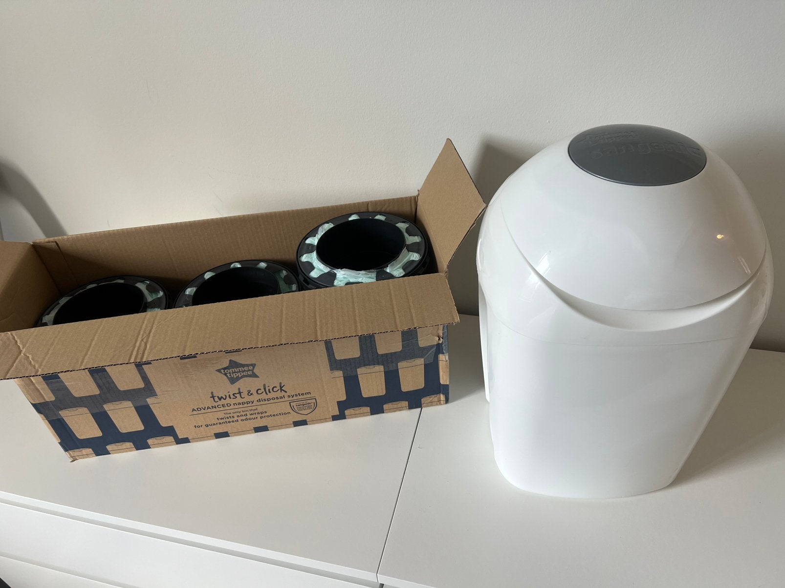 Tommee Tippee Twist & Click luieremmer + 10 navullingen, Kinderen en Baby's, Ophalen, Zo goed als nieuw, Luieremmer
