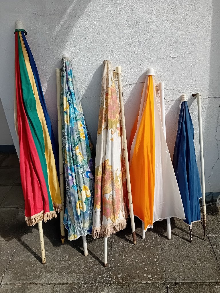 5 stoffen tuin/strandparasols + 2 voeten, Ophalen, Gebruikt, Overige typen, Kantelbaar