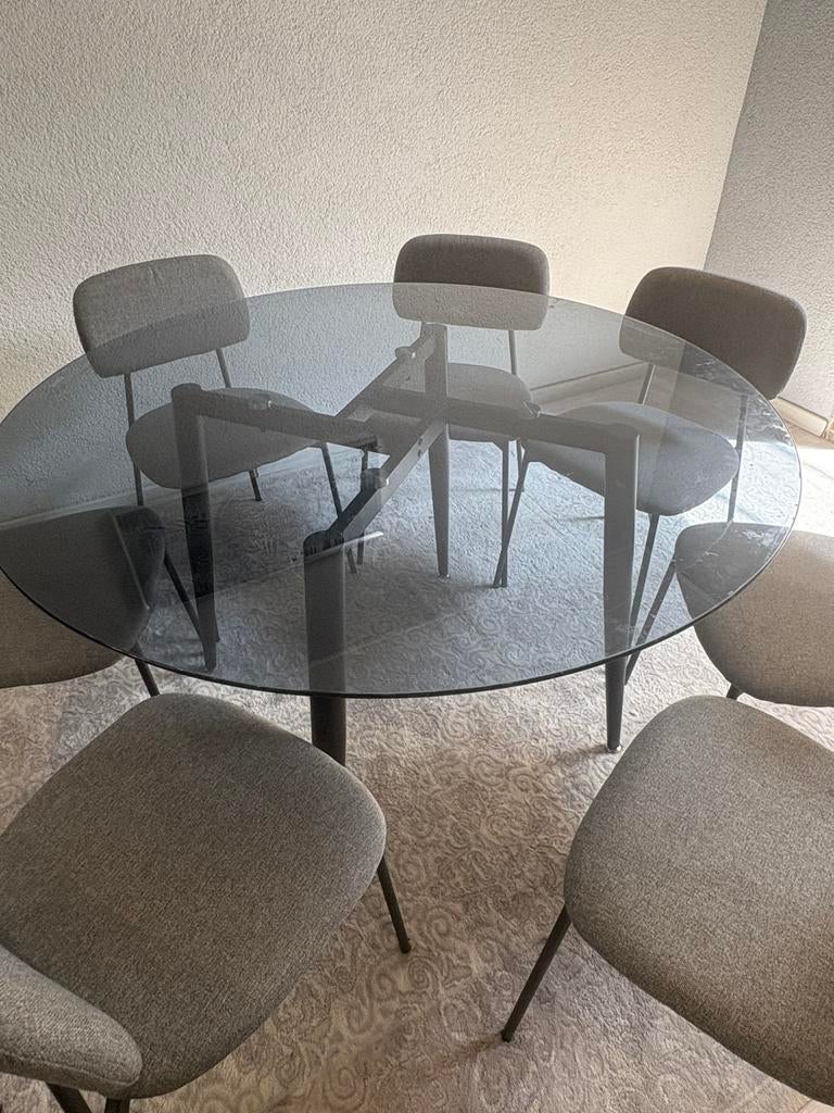 Tafel met stoelen te koop, Ophalen, Zo goed als nieuw