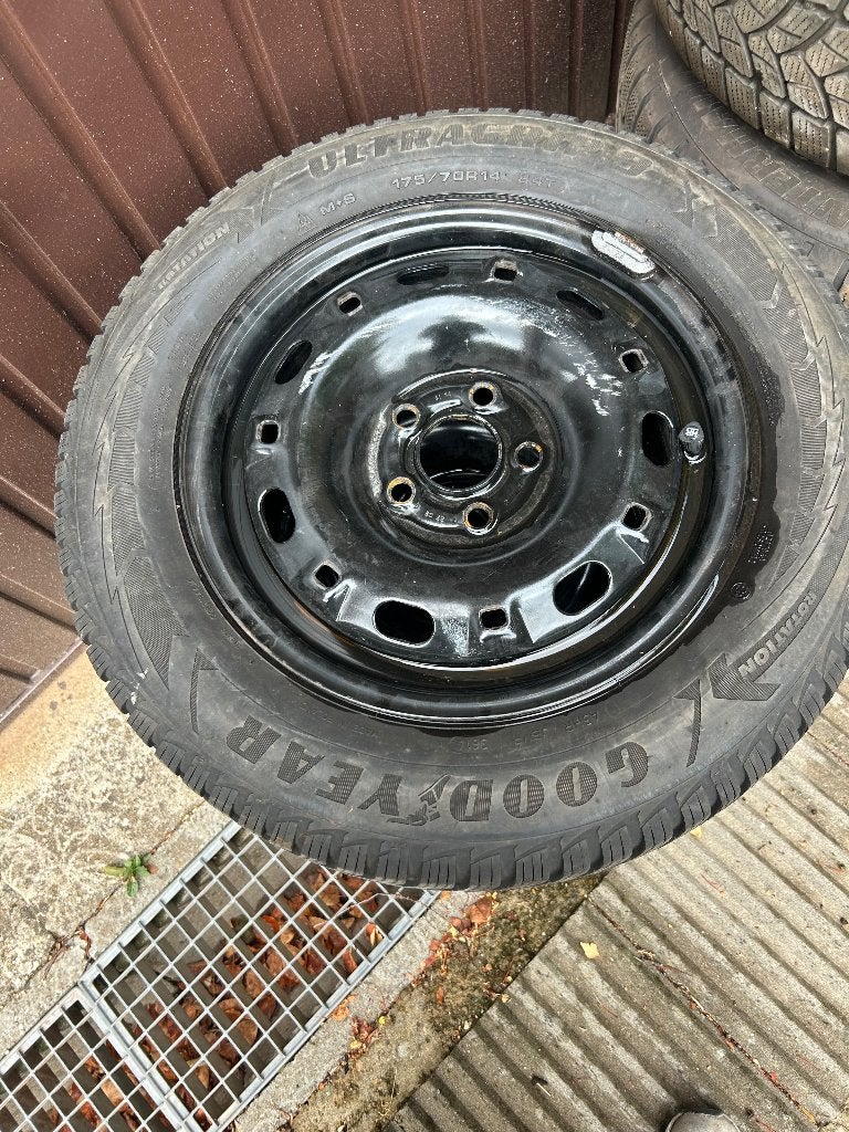 Pneus hiver ultragrip, 14 pouces, Pneus hiver, 175 mm, Pneu(s)