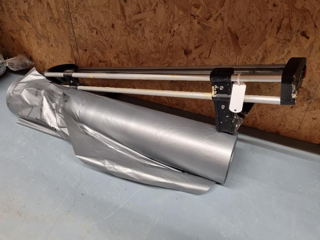 Houder met mes voor afrollen papier of folie, Ophalen, Zo goed als nieuw, Folie