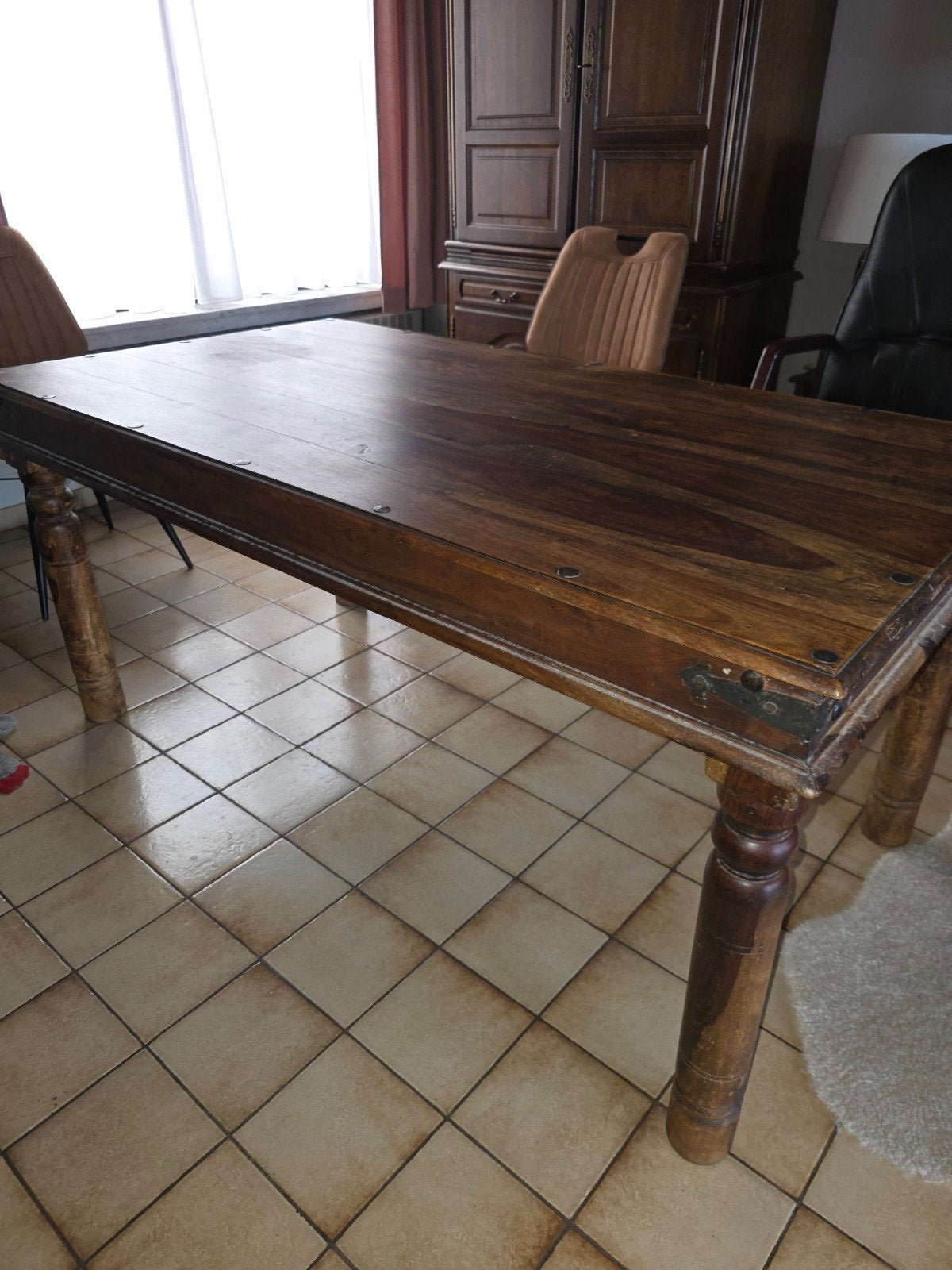 Koloniale Houten tafel met 4 stoelen te koop, Ophalen