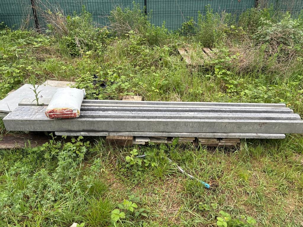 Om antraciete betonnen palen weg te geven, Ophalen, Nieuw