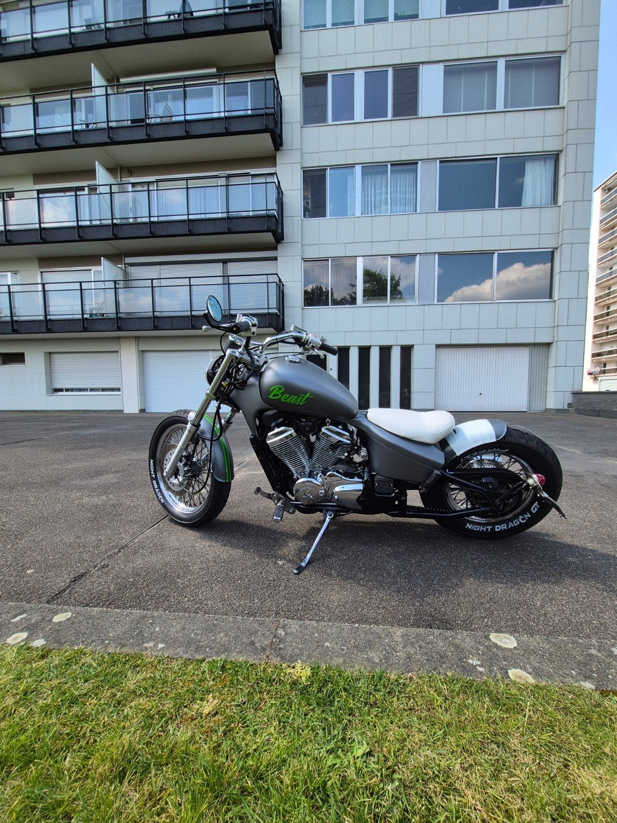 Grijze honda shadow 600cc, Motoren, Particulier