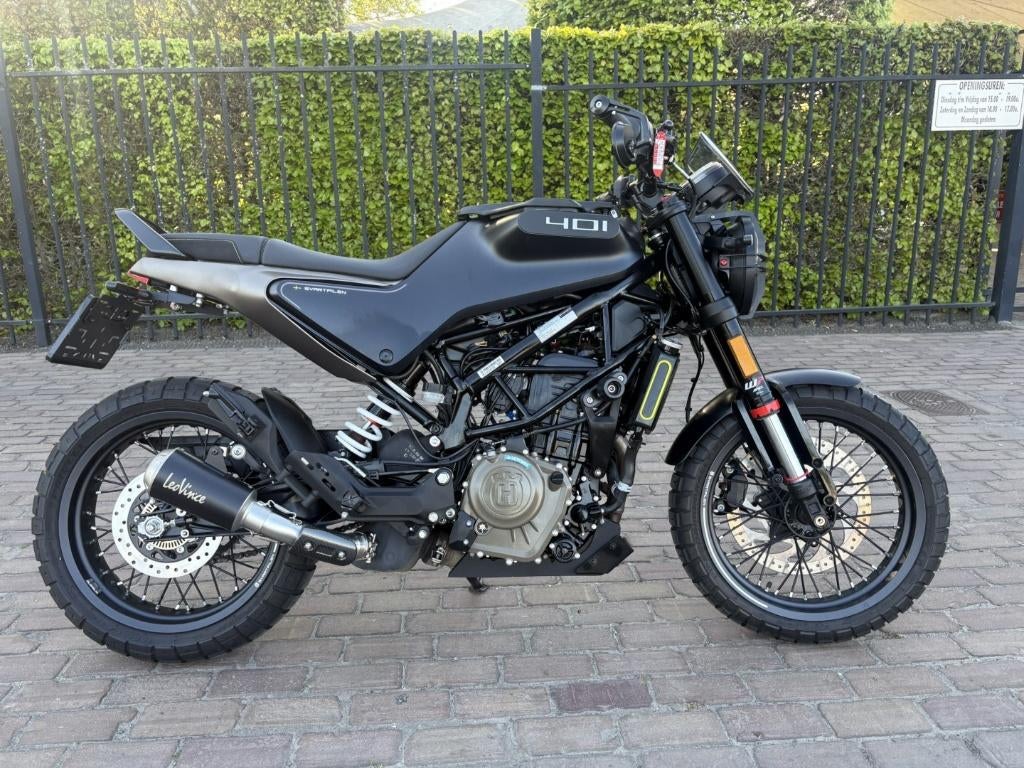 Husqvarna Svartpillen 401, Motoren, 401 cc, Minimaal motorrijbewijs A2, Handgeschakeld, 12 t/m 35 kW