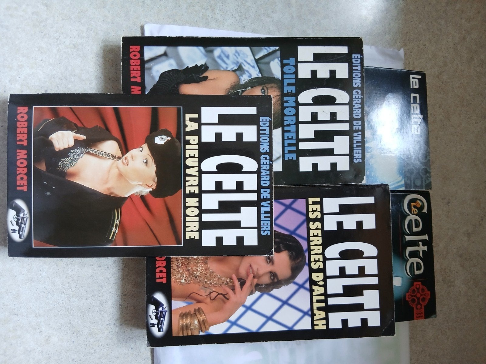 Set van 5 boeken Le Celte-serie van Robert Morcet, Boeken, Verzenden, Gelezen, Robert Morcet