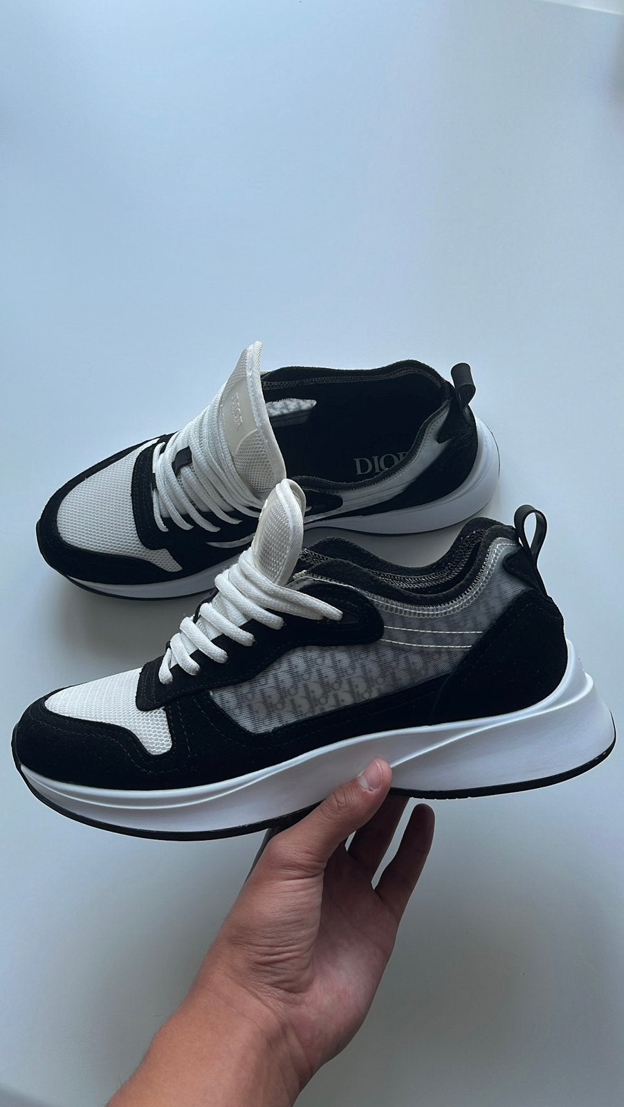 Dior B25, Enlèvement, Comme neuf