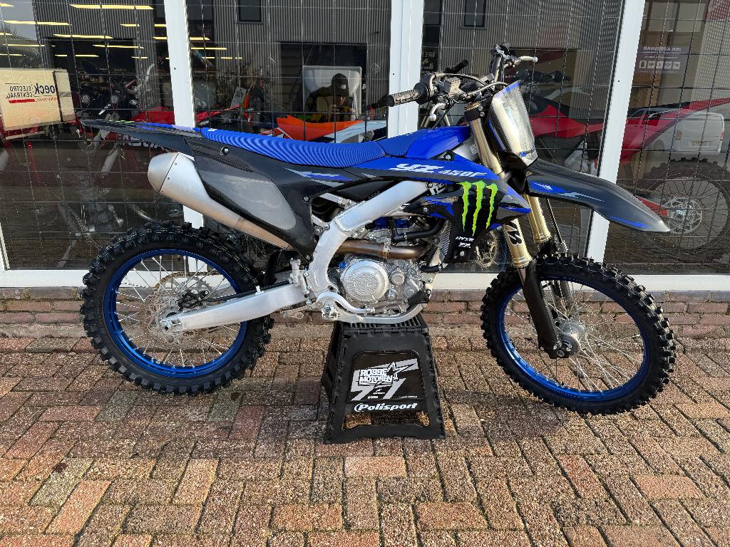 Yamaha YZ 450 F 2025 – Monster Energy Edition – 5 uur, Motoren, 450 cc, Crossmotor, 1 cilinder, Gebruikt