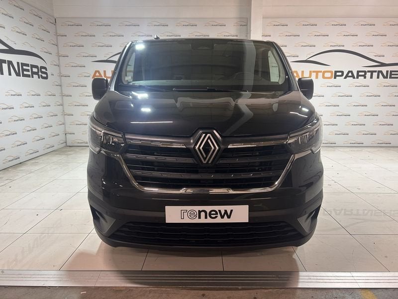 Renault Trafic BW Advance L2H1 3.0T dCi 150 EAG9, Auto's, Stof, Gebruikt, 4 cilinders, Zwart