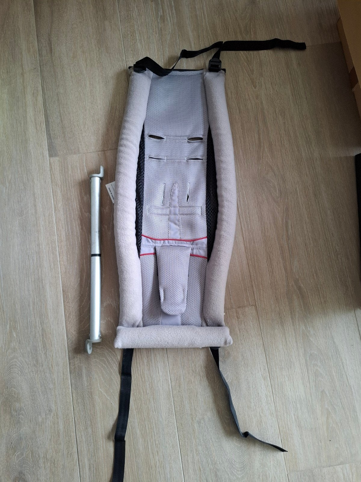 Thule infant sling, Enlèvement