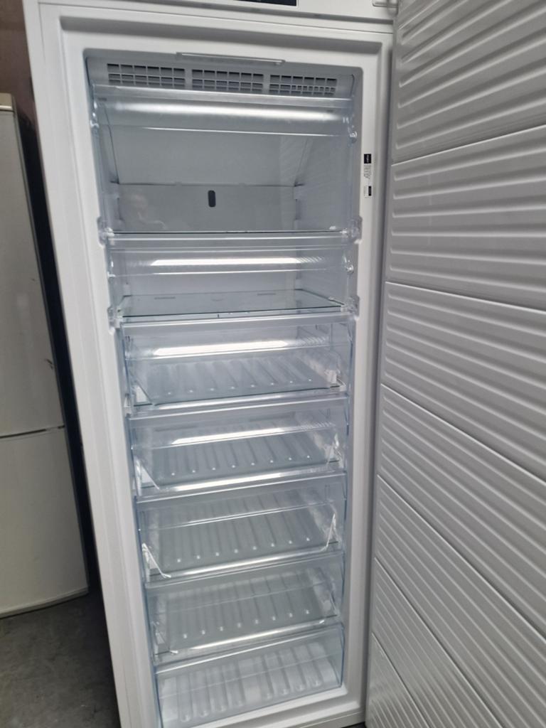 Congélateur wirpool comme neufl largeu70 cm hauteur 1m90 cm, Ophalen of Verzenden, Vrieskast