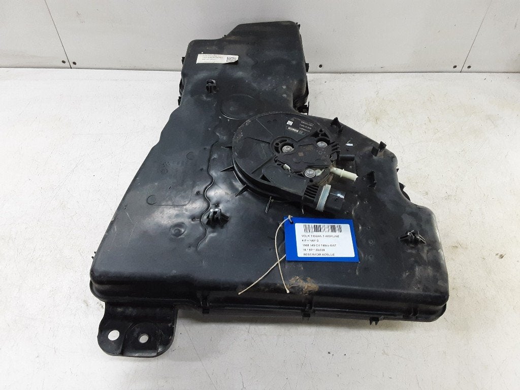 ADBLUE TANK Volkswagen Tiguan (AD1) (5QF131877F), Gebruikt, Volkswagen, Mevr. I. Hauben, Rue de l'Espoir 34 34
4030  GRIVEGNÉE, BE