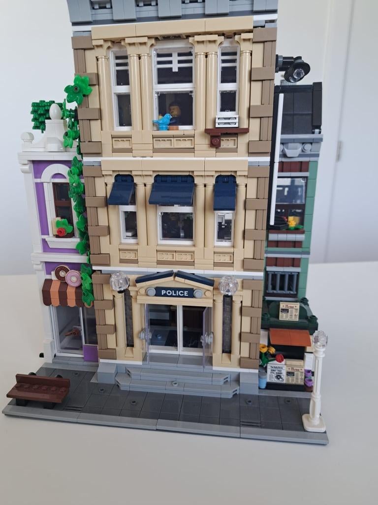 LEGO 10278 Politiebureau (Modular Buildings), Enfants & Bébés, Jouets | Duplo & Lego, Enlèvement ou Envoi, Lego, Comme neuf, Complet