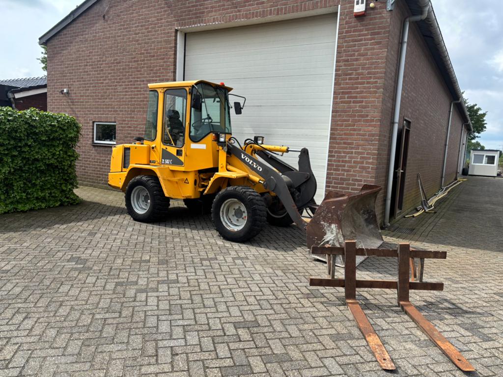 Volvo ZL502C Wiellader shovel kniklader, Zakelijke goederen, Ophalen