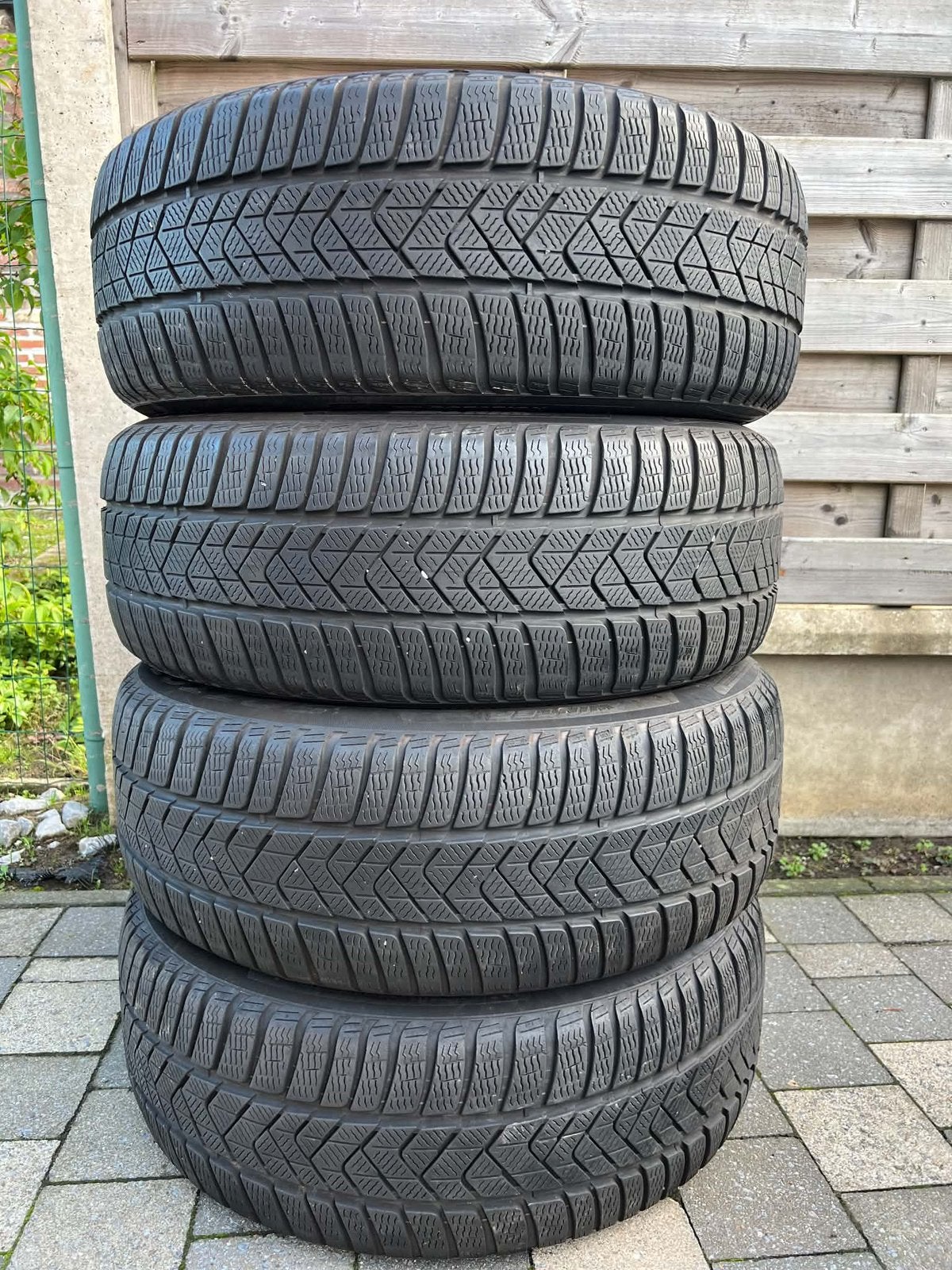 PIRELLI WINTERBANDEN 235/55/R18, Auto-onderdelen, Ophalen, 18 inch, Gebruikt, Banden en Velgen