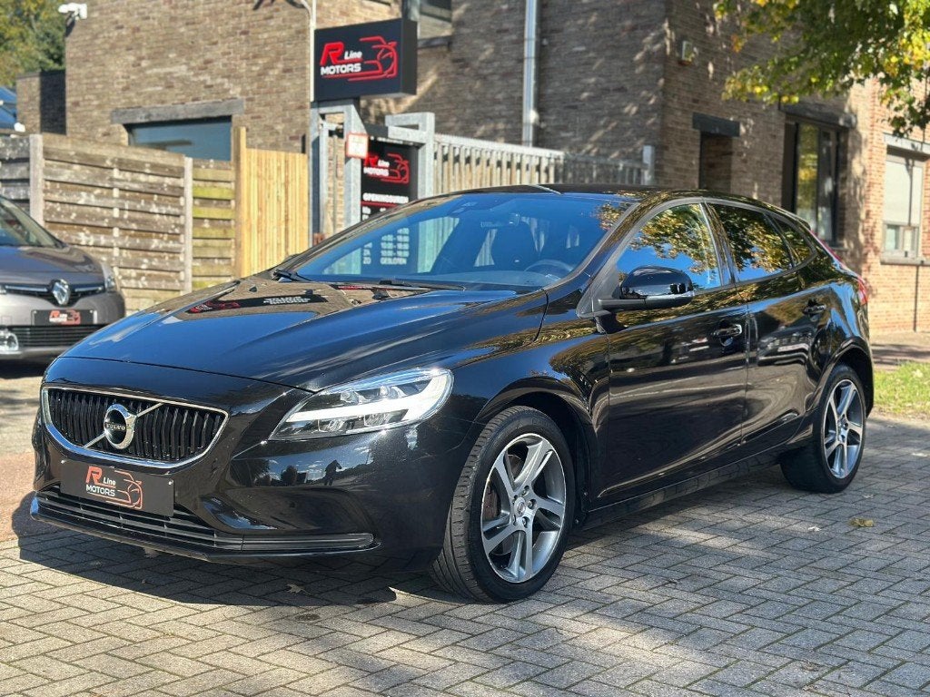 Volvo V40 1.5 T2 Black Edition - Automaat - 69.763KM - 2019, Auto's, 4 deurs, 1498 cc, 4 cilinders, Parkeerassistent