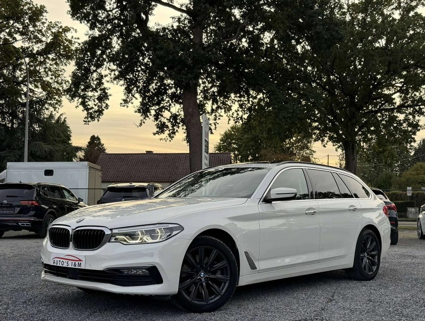 BMW 5 Serie 520 dA Touring xDrive Parelmoer Pano Leder Carpl, Auto's, Automaat, Zwart, 4 cilinders, Wit
