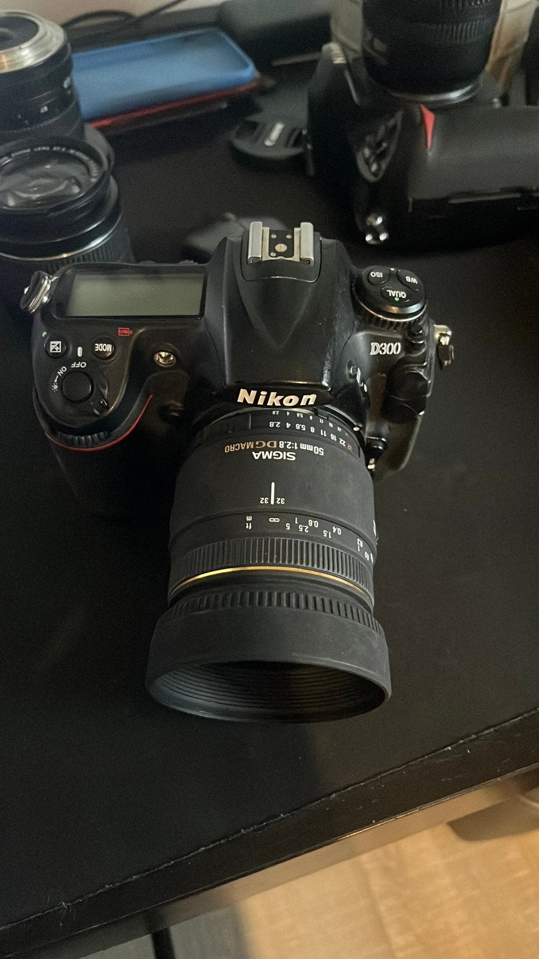 Nikon D300 Body + SIGMA 50mm 2.8 Lens, TV, Hi-fi & Vidéo, Enlèvement ou Envoi, Comme neuf, Nikon