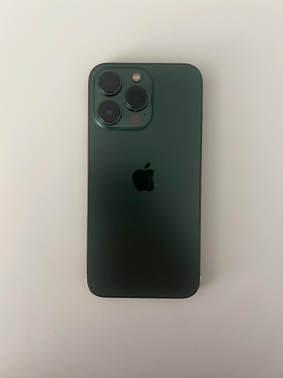 iPhone 13 Pro 128 Go vert — Boîte et chargeur inclus, Télécoms, 128 GB, Enlèvement ou Envoi, IPhone 13, Comme neuf