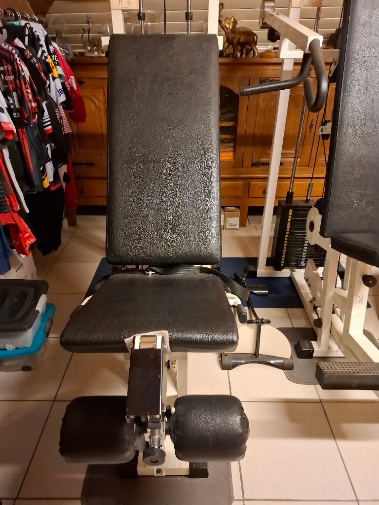 Originele Technogym Leg Extension (Professioneel – 70kg), Sport en Fitness, Ophalen, Gebruikt, Benen, Overige typen