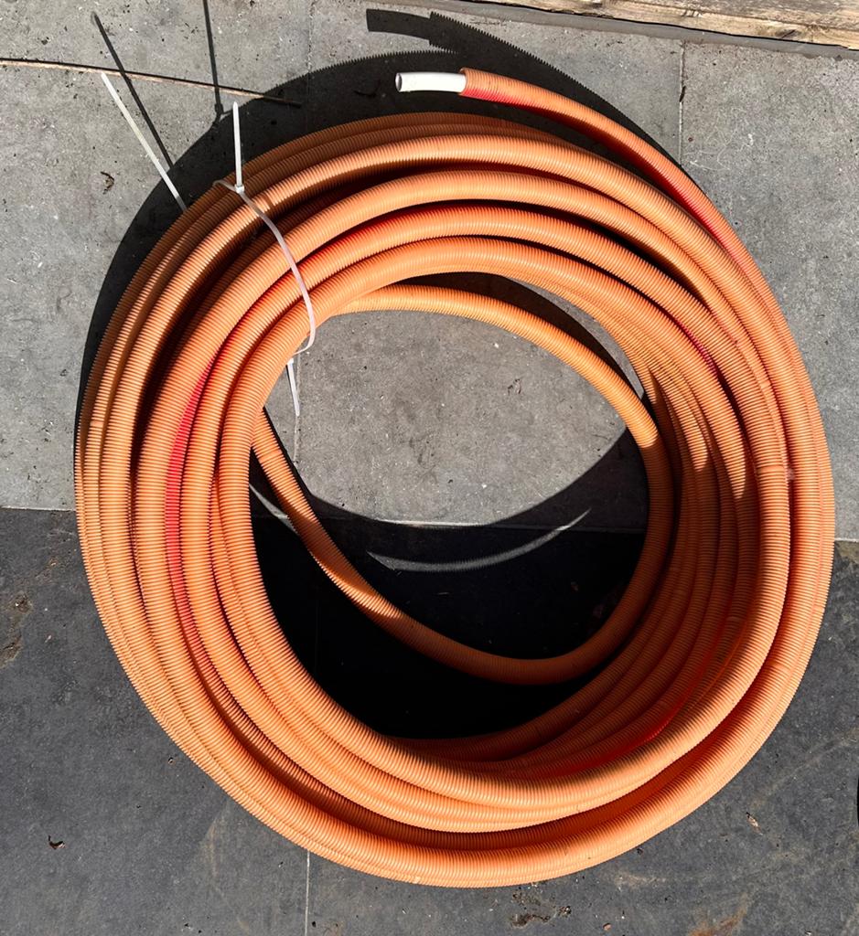 Flexibele buis voor waterleiding of verwarming, Ophalen, Zo goed als nieuw, Overige materialen