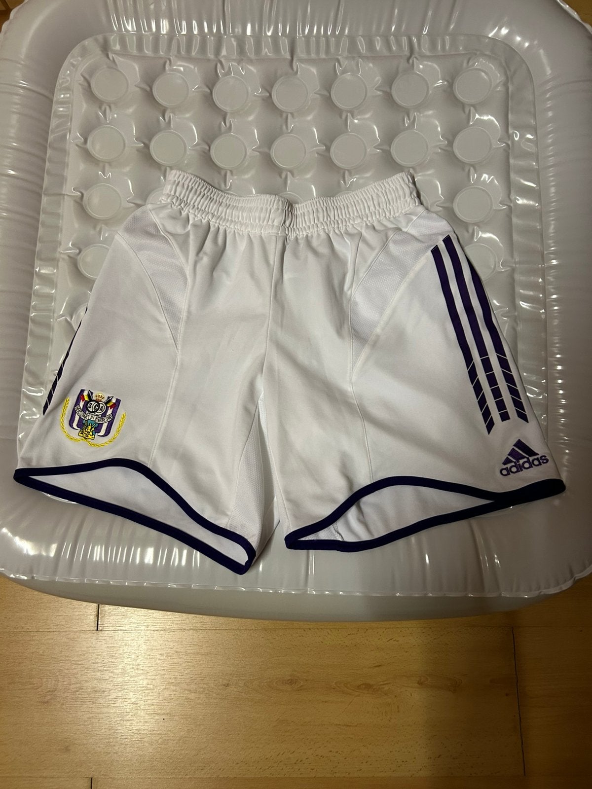 Short anderlecht, Ophalen, Zo goed als nieuw