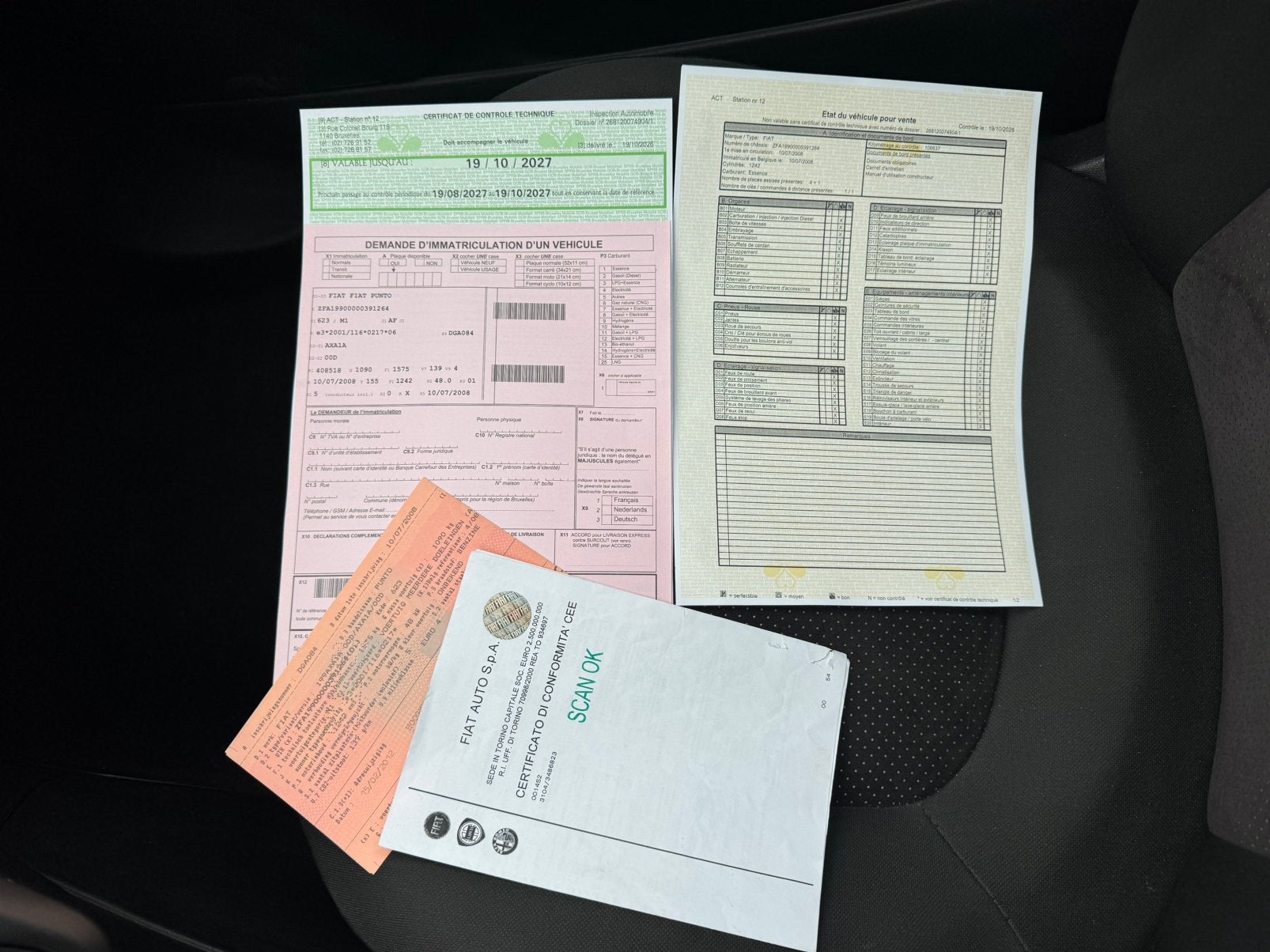 Fiat punto 1.2 benzine EURO4 klaar om car-pass in licentie, Auto's, Voorwielaandrijving, Stof, Verwarmde buitenspiegels, Zwart