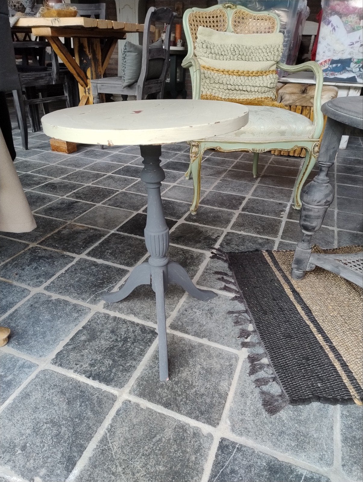 leuk tafeltje , bloemen tafel, Huis en Inrichting, Ophalen, Gebruikt