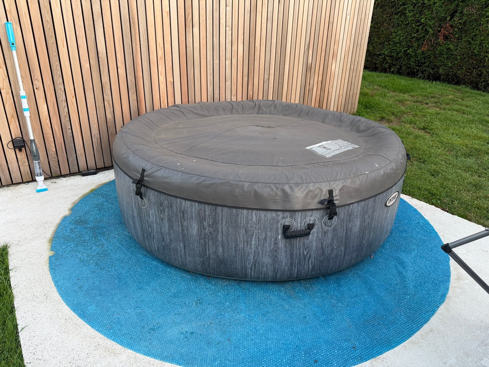 Intex spa voor 6 personen met accessoires, Tuin en Terras, Ophalen, Zo goed als nieuw