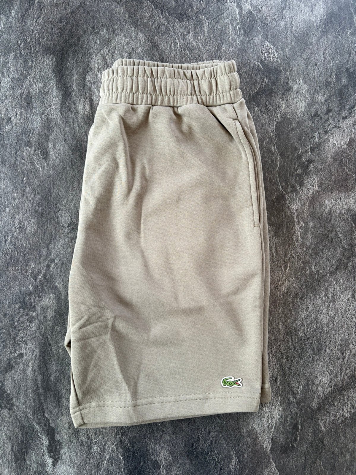 Short Lacoste Kaki taille L, Vêtements | Hommes, Enlèvement, Neuf, Taille 52/54 (L), Autres couleurs