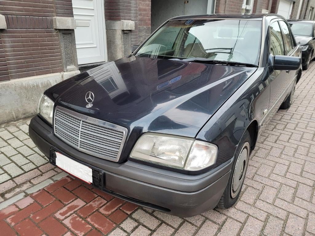 Mercedess C180 (ancêtre), Autos, Cuir, Achat, Boîte manuelle, 5 portes