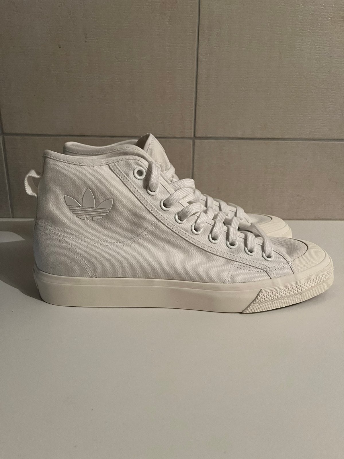 Adidas Nizza Hi - Wit - Nieuw, Kleding | Heren, Ophalen, Wit, Zo goed als nieuw, Sneakers