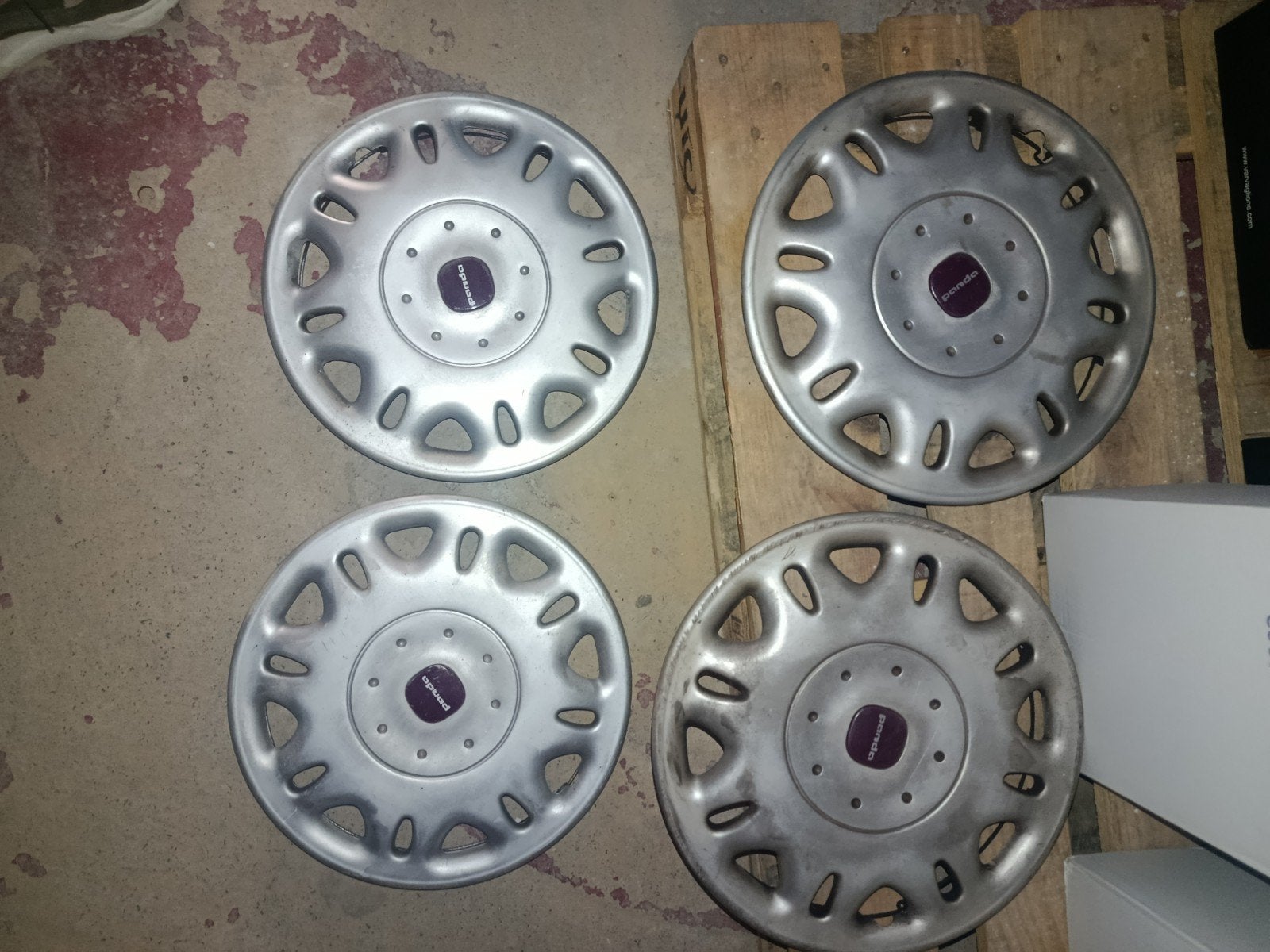 4 enjoliveurs Fiat panda (3)  en 14", Autos : Divers, Enlèvement ou Envoi
