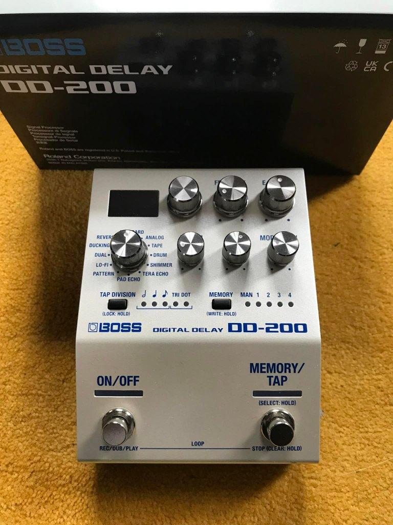 Boss delay DD-200, Musique & Instruments, Effets, Enlèvement ou Envoi, Comme neuf, Delay ou Écho