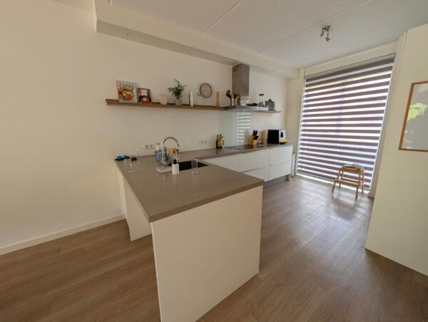 ✨KEUKEN MET SCHIEREILAND +APPARATUUR ✨, Huis en Inrichting, Wit, Hoekkeuken, Ophalen of Verzenden, Zo goed als nieuw