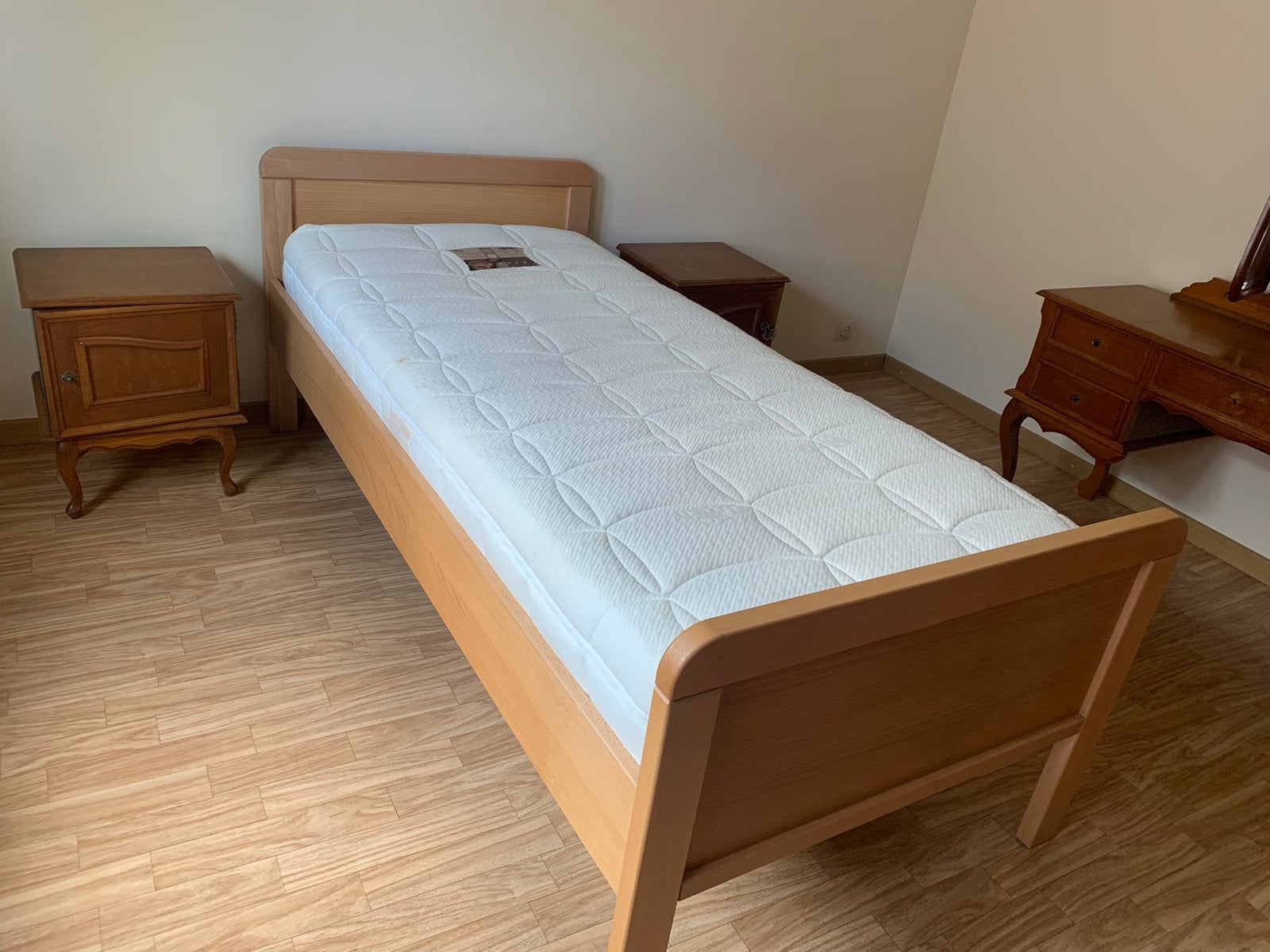 Bed, kast commoot, Enlèvement, Utilisé