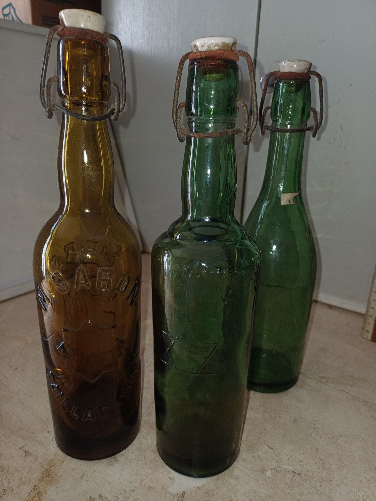 3 bouteilles gravees de biere francaise anciennes, Enlèvement ou Envoi, Bouteille(s)