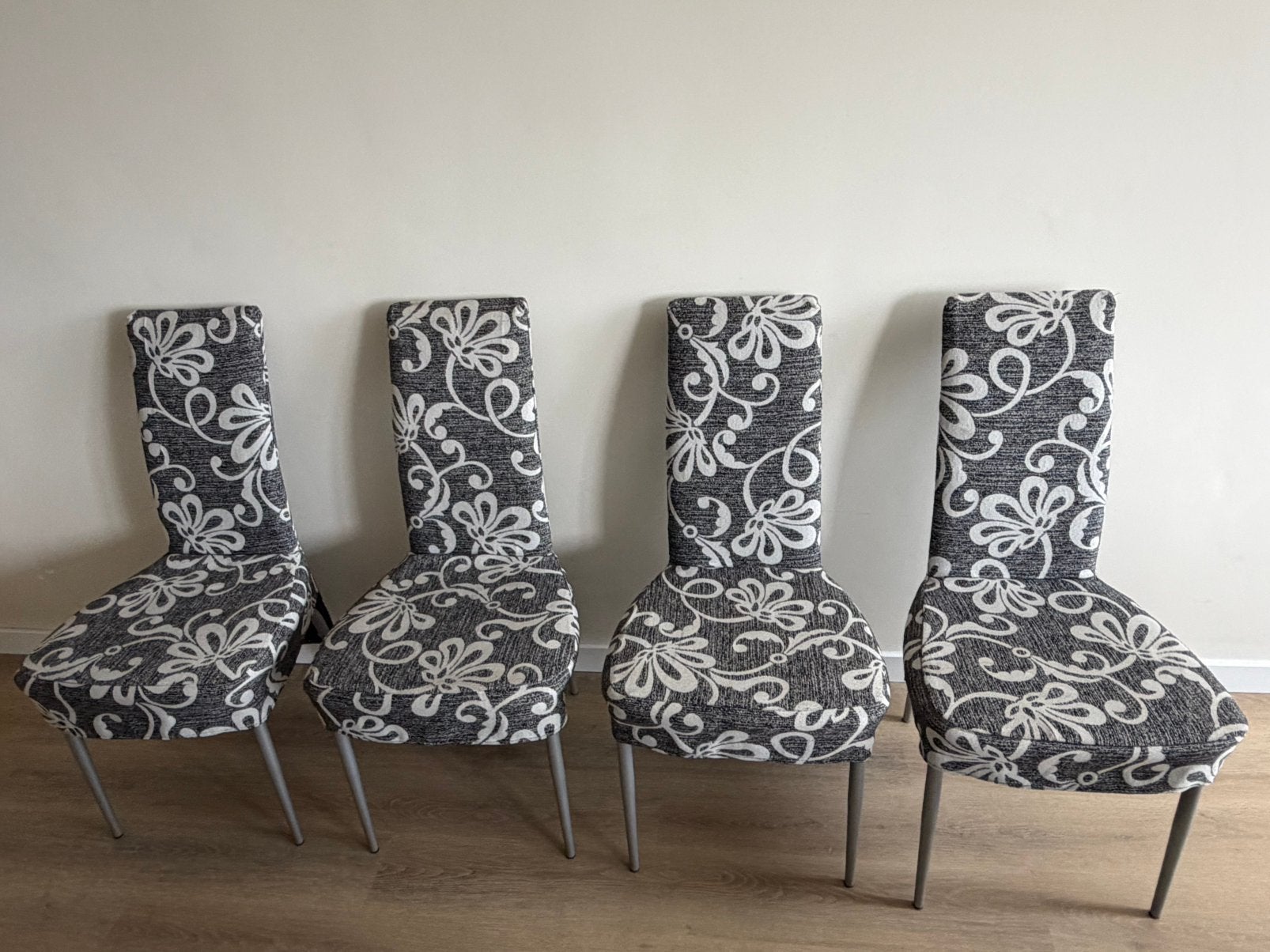 Stoelen, Ophalen, Zo goed als nieuw