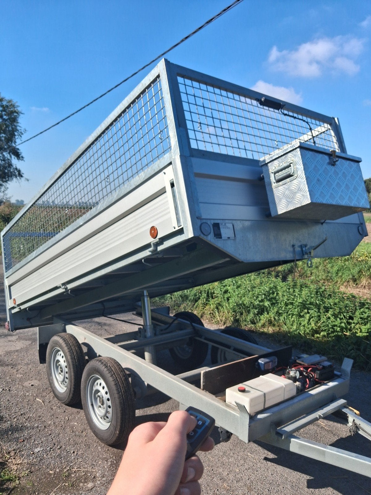 Benne basculante électrique 750 kg — Télécommandée — BEAUCOU, Enlèvement, Comme neuf