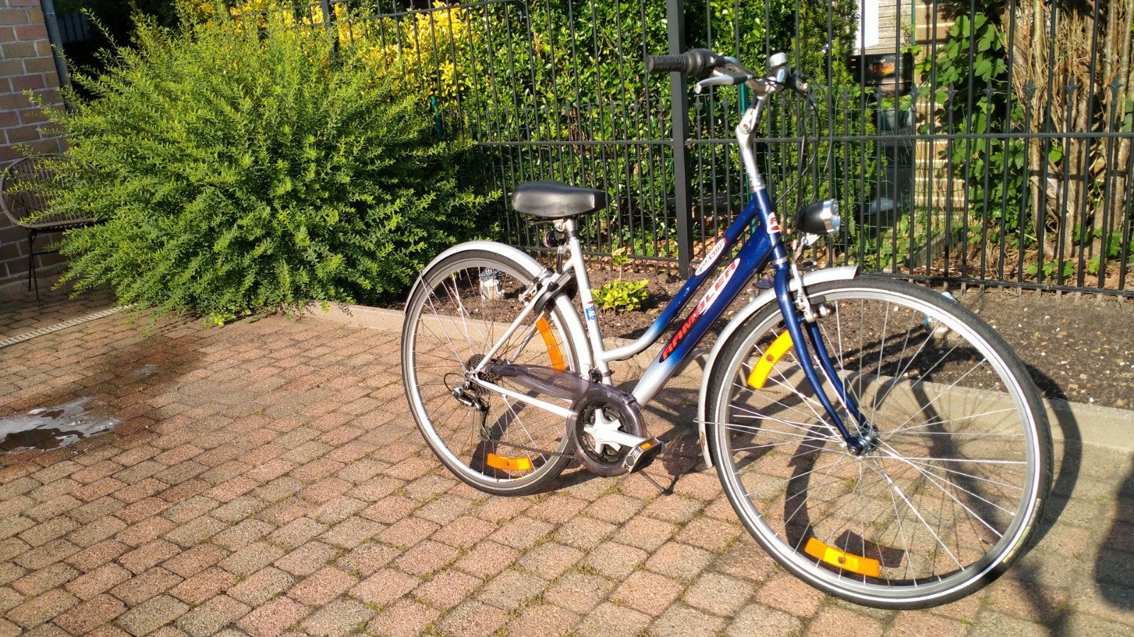 Damesfiets, Ophalen