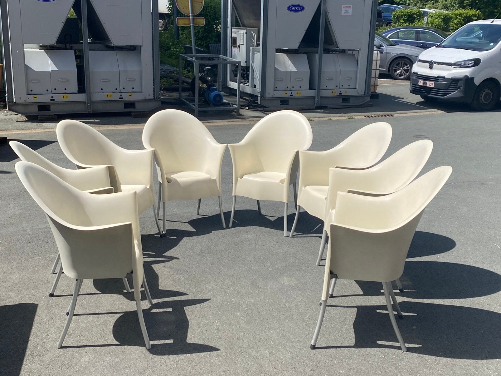 8 Philippe Stark stoelen, Ophalen