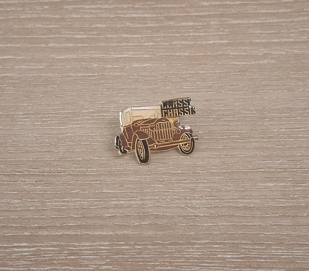 PIN - CLASS CHASSIS - AUTO - VOITURE - CAR - OLDTIMER, Envoi, Utilisé, Transport, Insigne ou Pin's