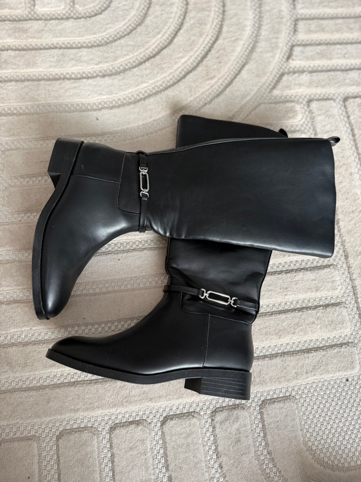 Bottes noires New Primark taille 39, Vêtements | Femmes, Neuf, Enlèvement ou Envoi, Bottes hautes, Noir