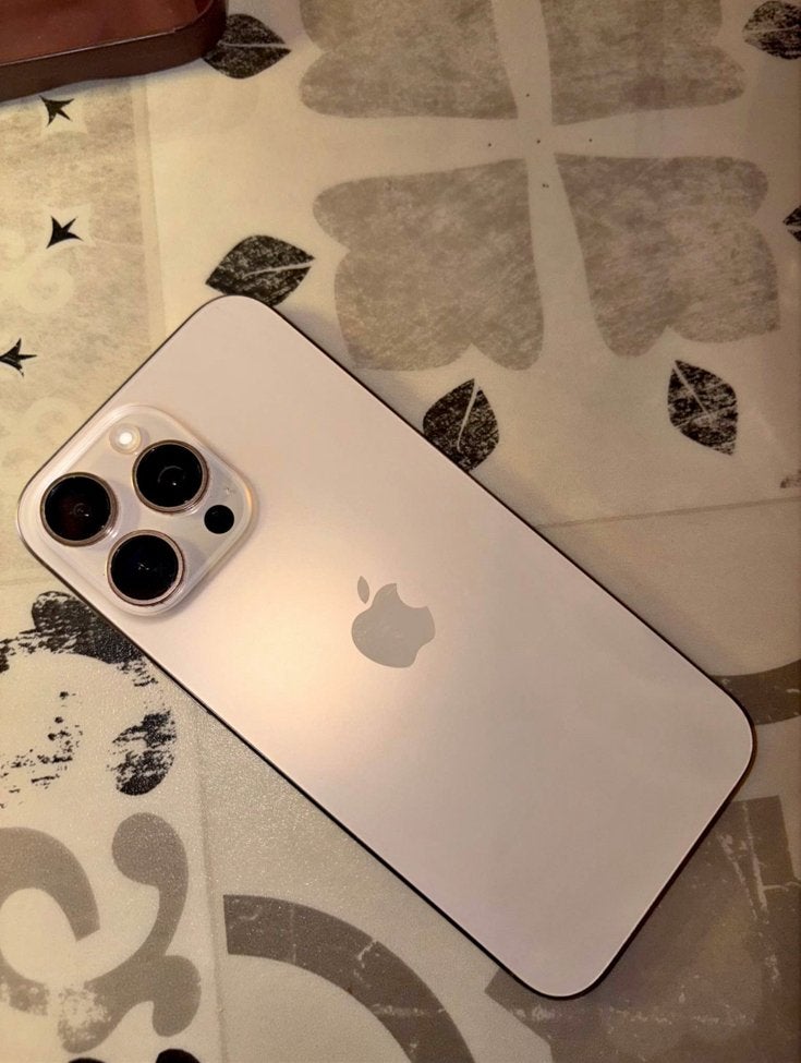 Iphone 16 pro max, Enlèvement, Comme neuf, IPhone 16