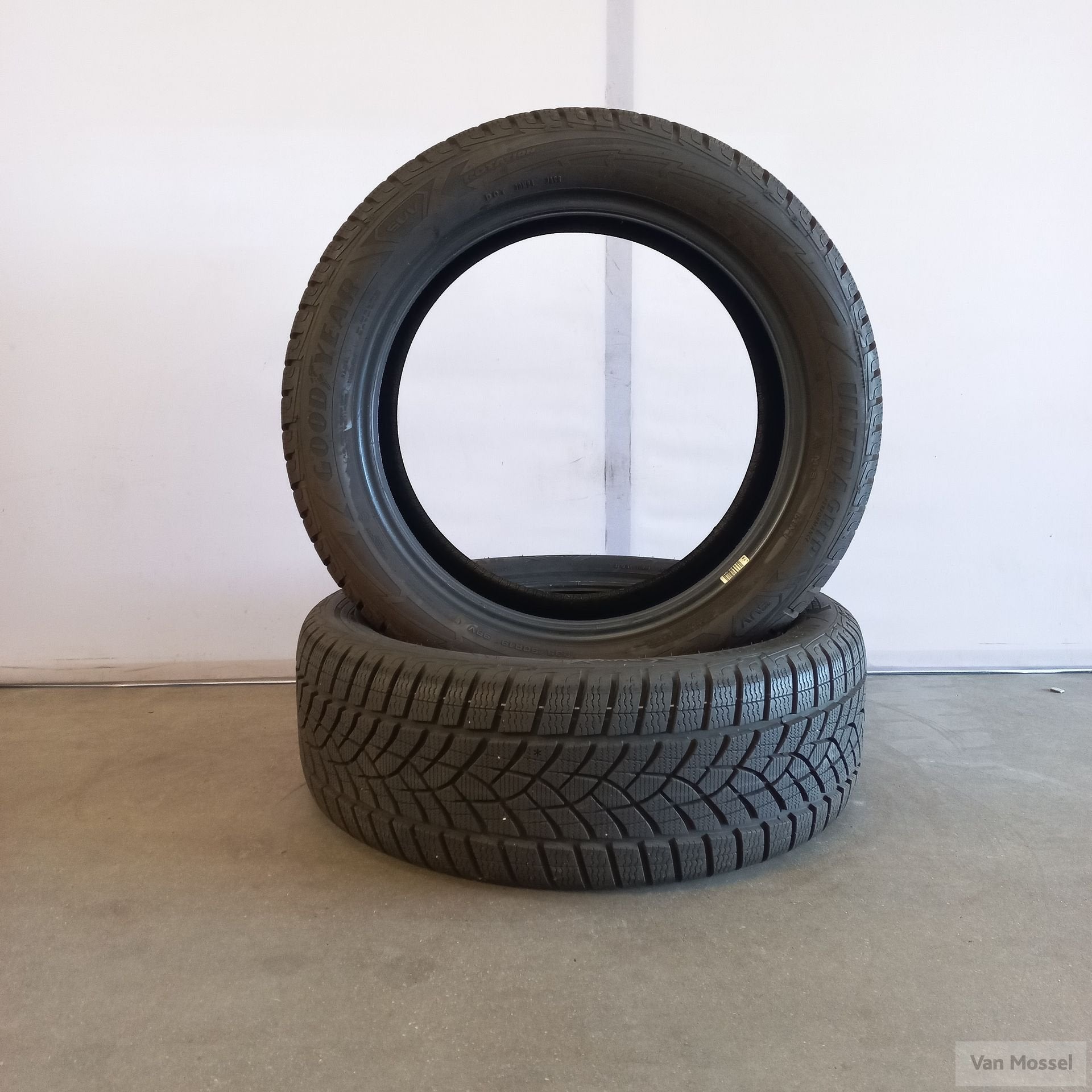 Goodyear UltraGrip Performance 235/50/R19 99V, 19 inch, Gebruikt, -, -