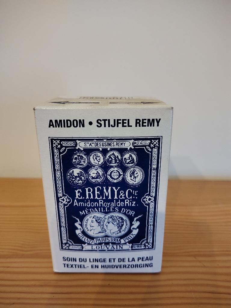 Stijfsel Remy, Ophalen