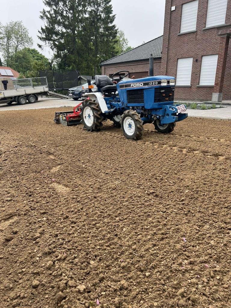 Mini-tracteur Tuinenleuckx outils, grue et chauffeur à louer, Articles professionnels, Agriculture | Tracteurs, jusqu'à 2500, Autres marques